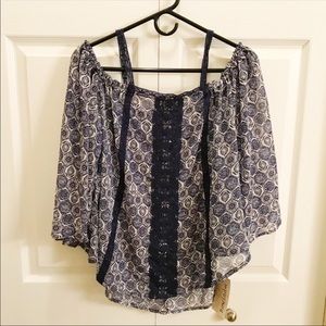 Rewind cold shoulder top size L